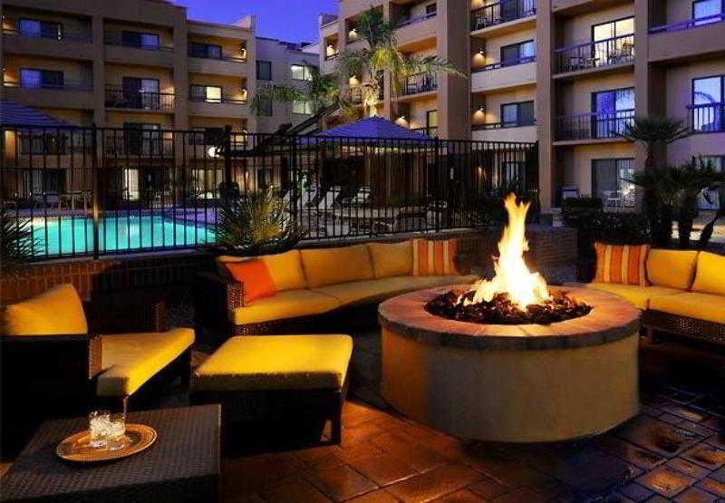 Courtyard By Marriott Phoenix Airport Exterior foto