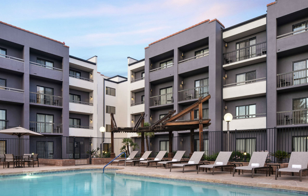 Courtyard By Marriott Phoenix Airport Exterior foto